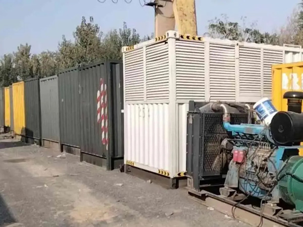 广河200KW柴油发电机机组每小时油耗是多少?